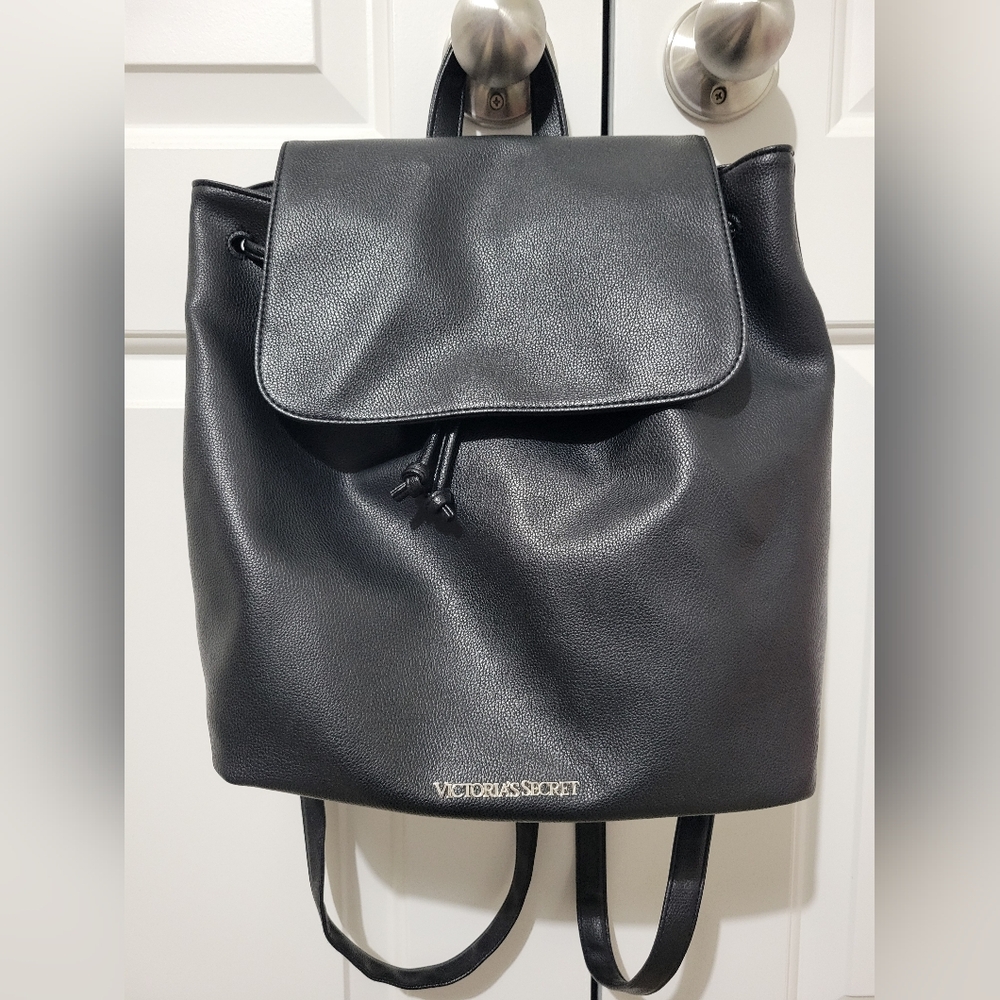 🚨FINAL PRICE DROP🚨 Victoria's Secret Black Faux Leather Drawstring Backpack